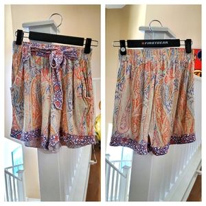 Echo shorts small